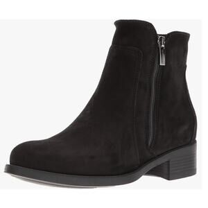 La Canadienne Saria Booties Ankle Boots Black Suede Size 6 NWOB Waterproof Upper